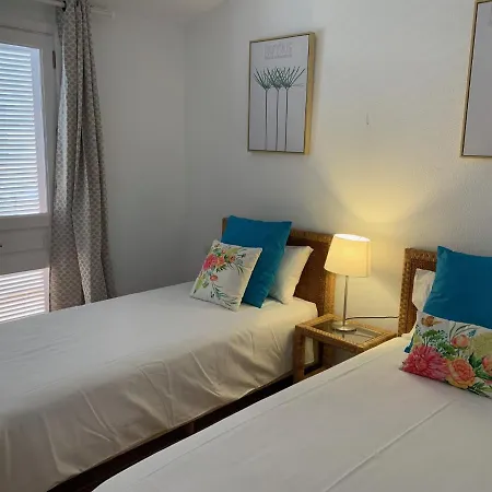 Homeforguest En Con Piscina Y Jardin *