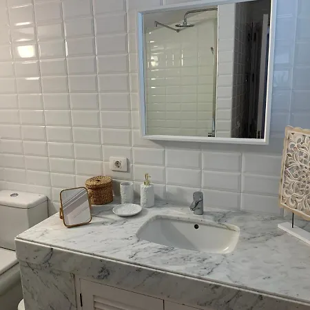 Homeforguest En Con Piscina Y Jardin