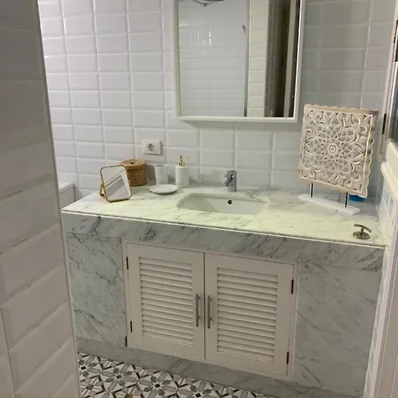 Homeforguest En Con Piscina Y Jardin Villa *